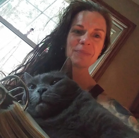 Meet your Posher, Daile - Picture 1 of 1